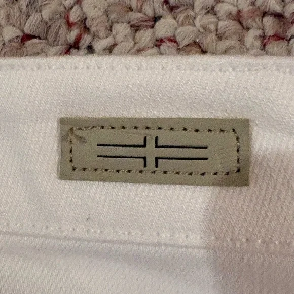 Liverpool The Crop White Women's Jeans with Lace Detail Size 2/26 - Picture 7 of 7